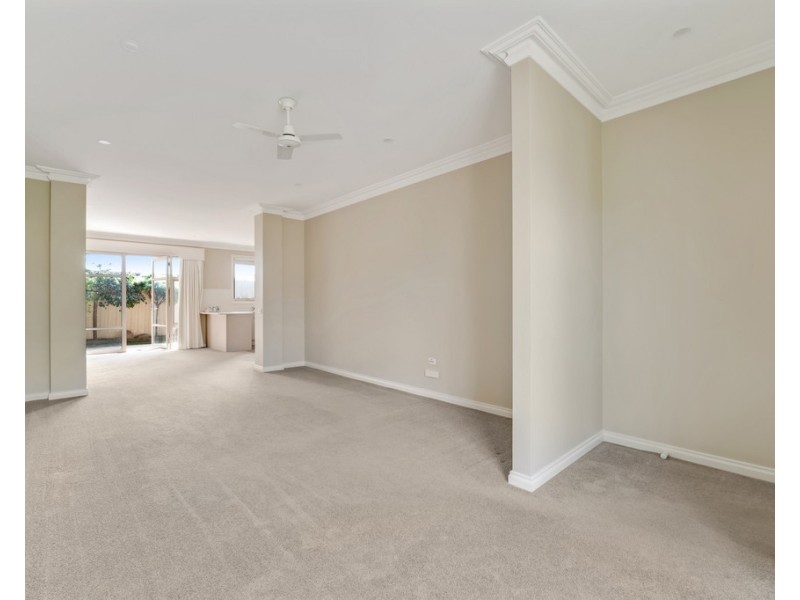 4/1A Leslie Avenue, Cowes VIC 3922