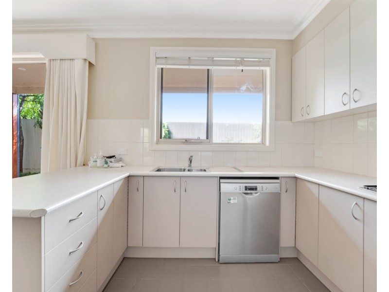 4/1A Leslie Avenue, Cowes VIC 3922