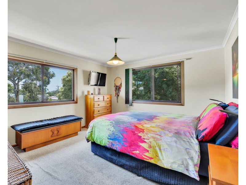 24 Raywood Avenue, Cowes VIC 3922