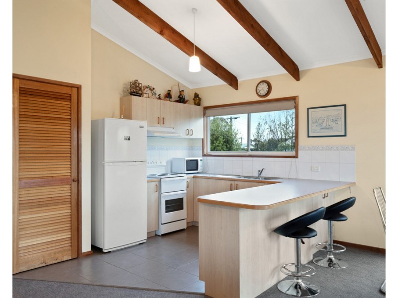 18 Boonderabbi Way, Cowes VIC 3922