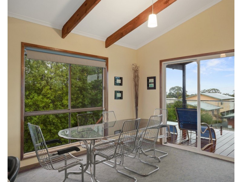 18 Boonderabbi Way, Cowes VIC 3922
