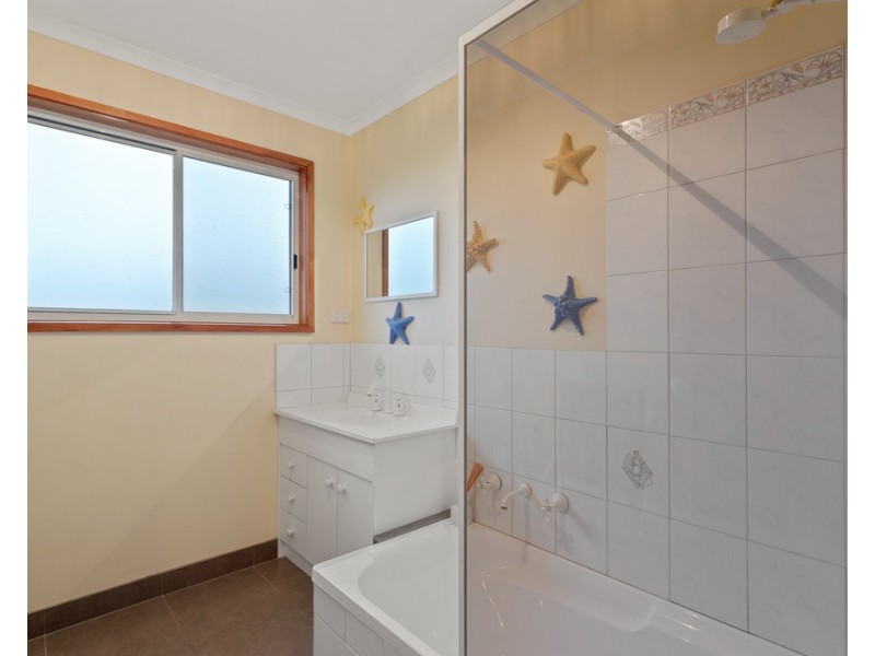 18 Boonderabbi Way, Cowes VIC 3922