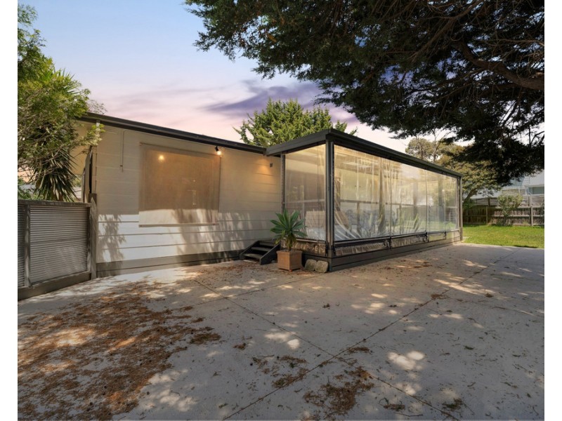 1 Endeavour Court, Cowes VIC 3922