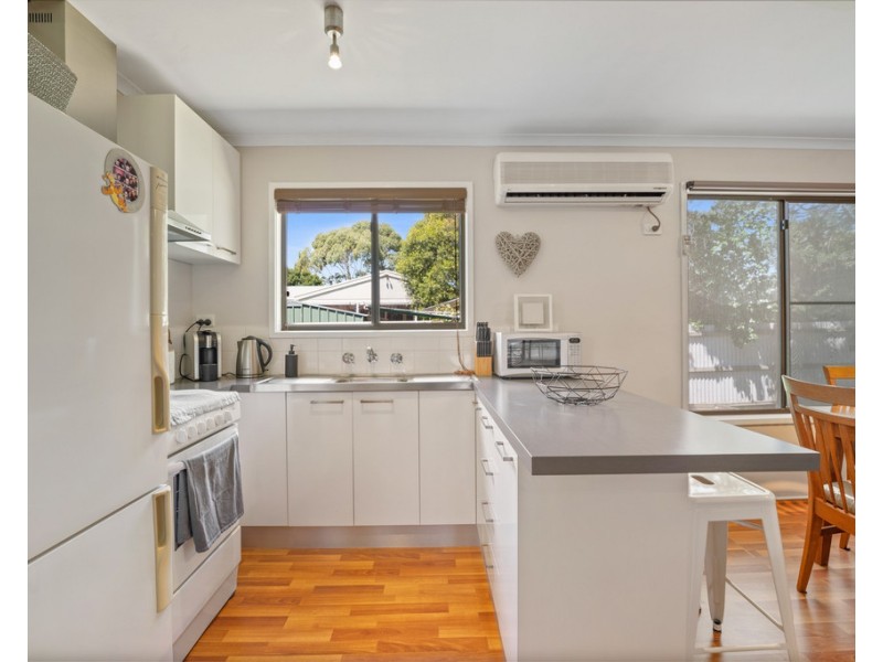 1 Endeavour Court, Cowes VIC 3922