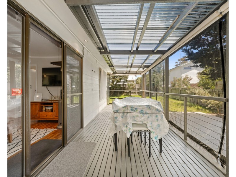 1 Endeavour Court, Cowes VIC 3922