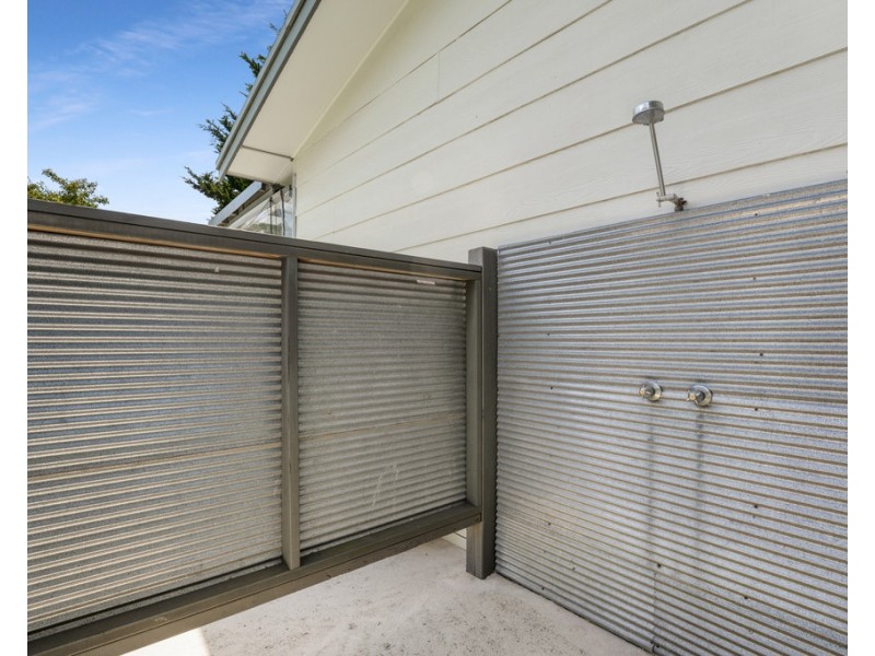 1 Endeavour Court, Cowes VIC 3922