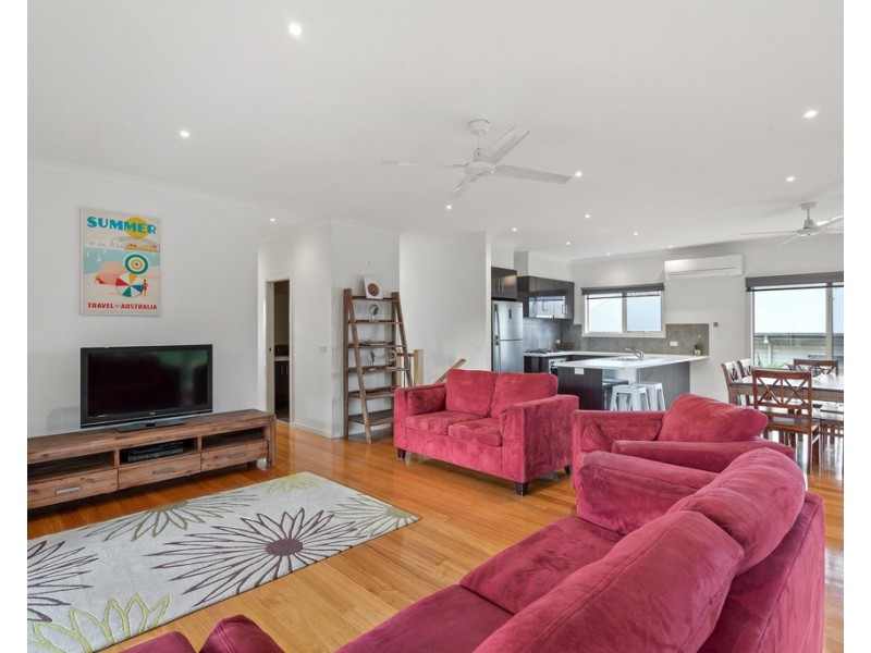 15 Water View Rise, Cowes VIC 3922