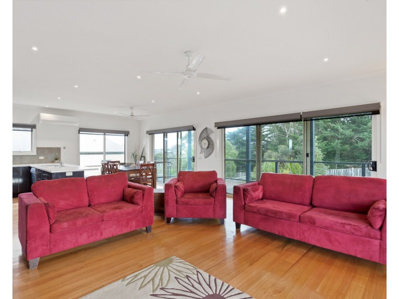 15 Water View Rise, Cowes VIC 3922