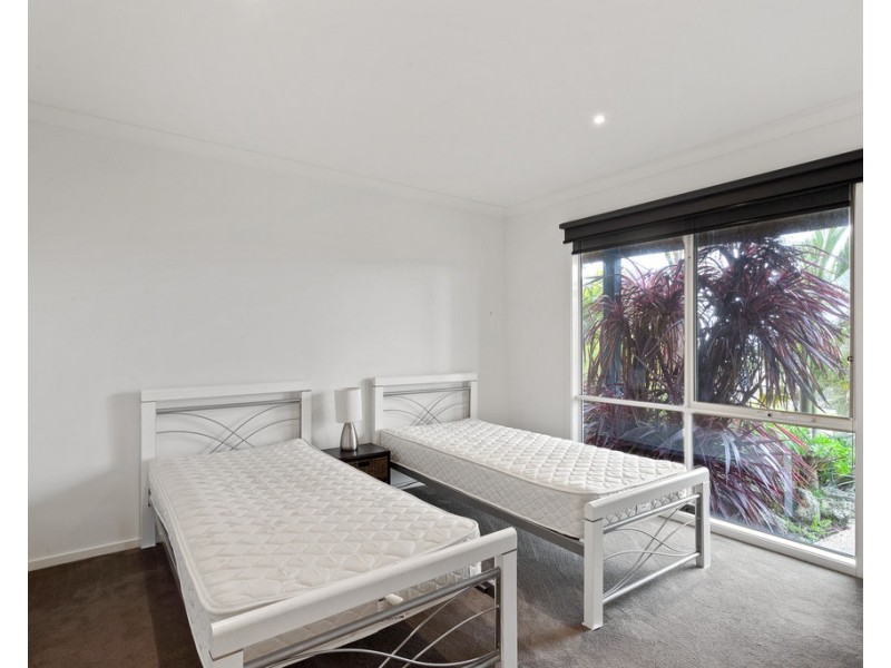 15 Water View Rise, Cowes VIC 3922