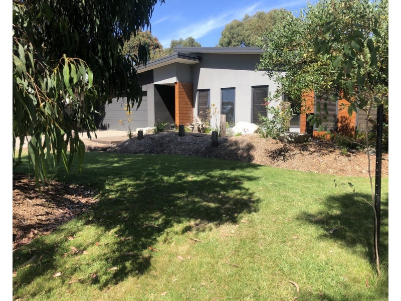 3 Moore Street, Silverleaves VIC 3922