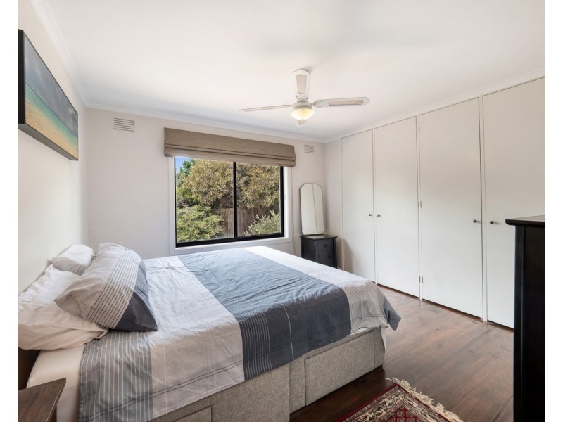 8 Dixon Street, Surf Beach VIC 3922