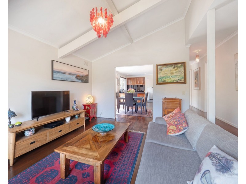 8 Dixon Street, Surf Beach VIC 3922