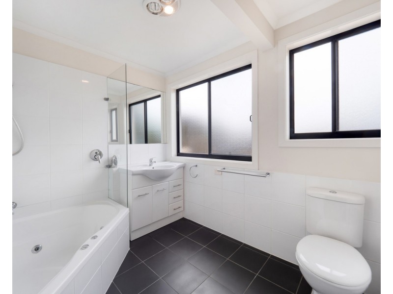 8 Dixon Street, Surf Beach VIC 3922