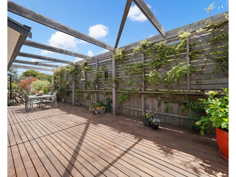 8 Dixon Street, Surf Beach VIC 3922