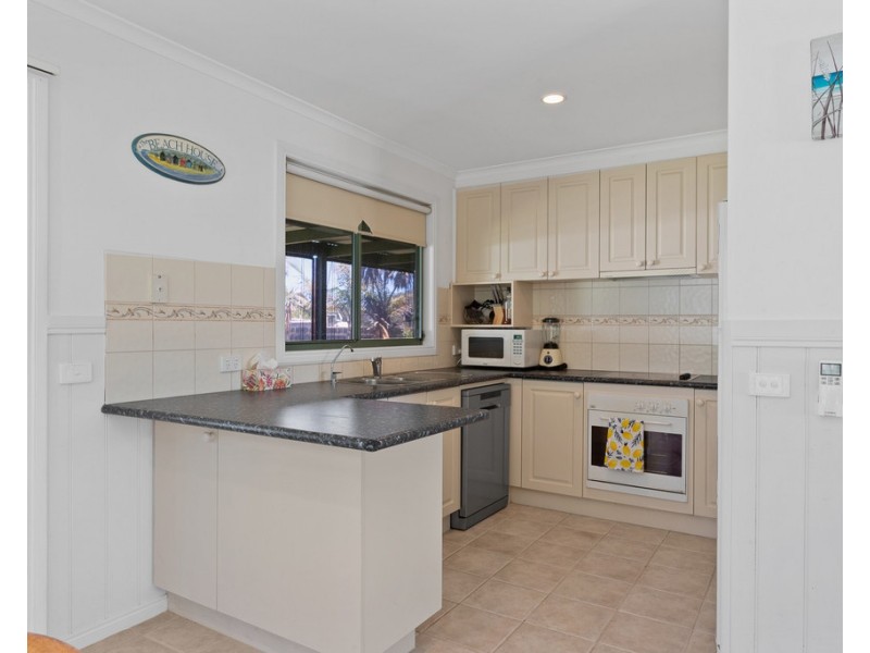5 Malcalm Avenue, Surf Beach VIC 3922