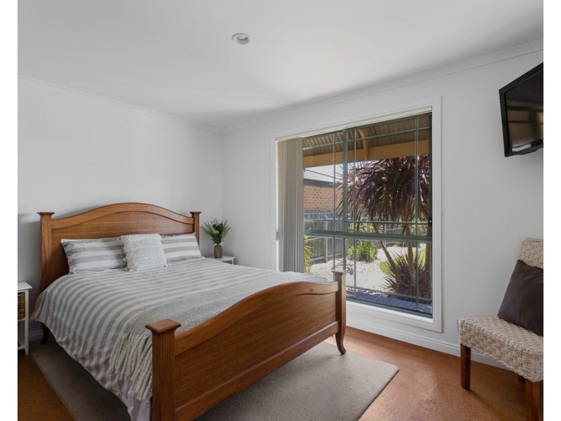 5 Malcalm Avenue, Surf Beach VIC 3922