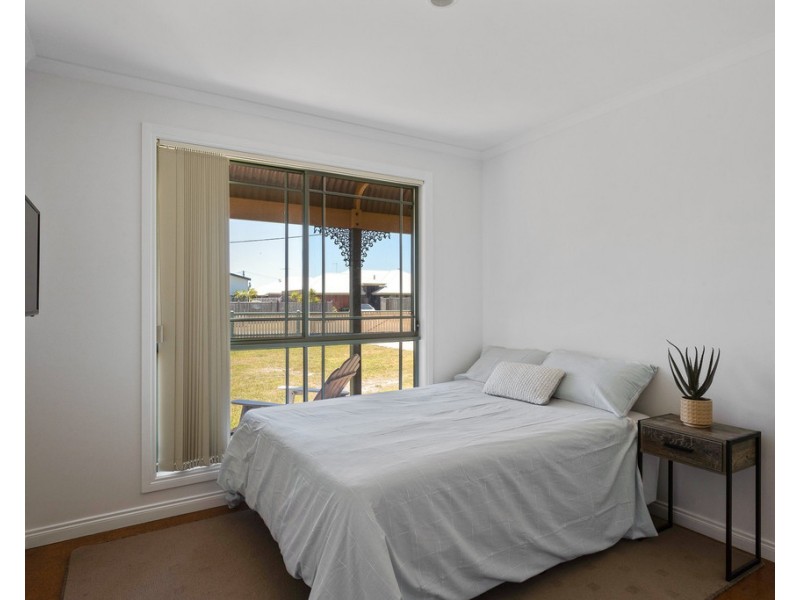 5 Malcalm Avenue, Surf Beach VIC 3922