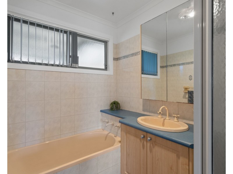 5 Malcalm Avenue, Surf Beach VIC 3922
