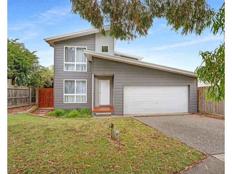 32 Norman Drive, Cowes VIC 3922
