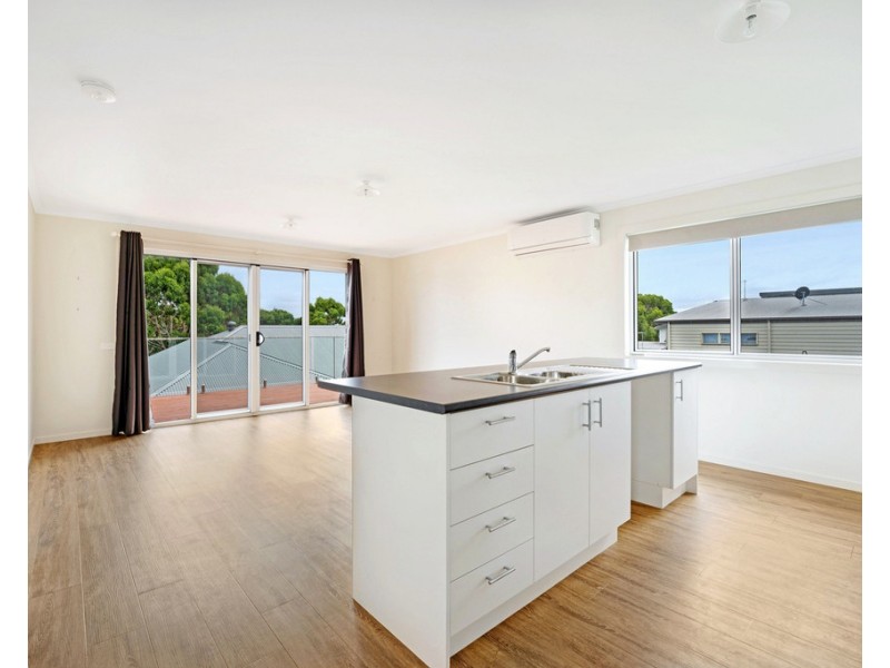 32 Norman Drive, Cowes VIC 3922