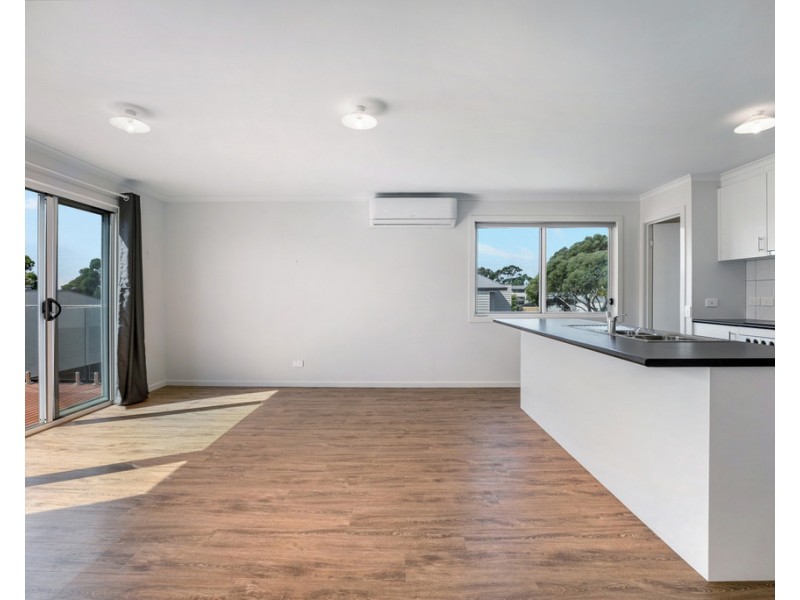 32 Norman Drive, Cowes VIC 3922