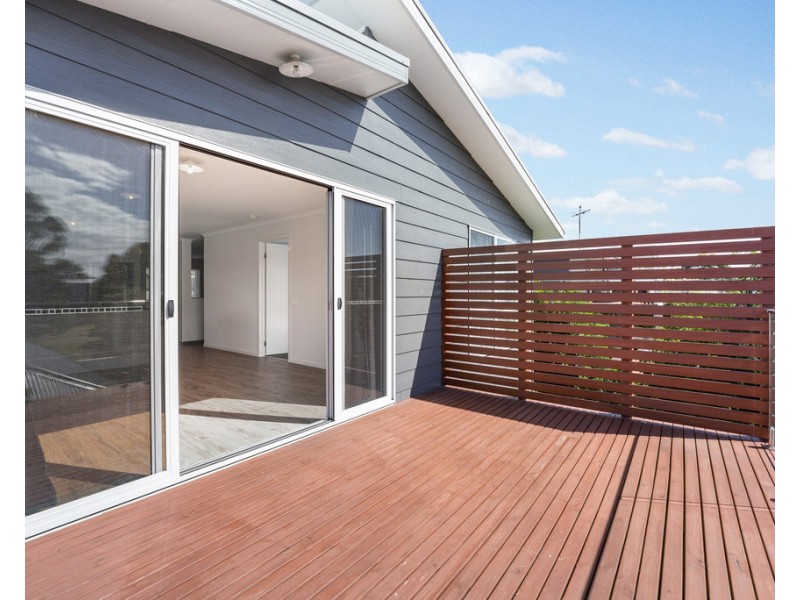 32 Norman Drive, Cowes VIC 3922
