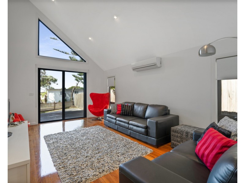 12 Hollywood Crescent, Smiths Beach VIC 3922