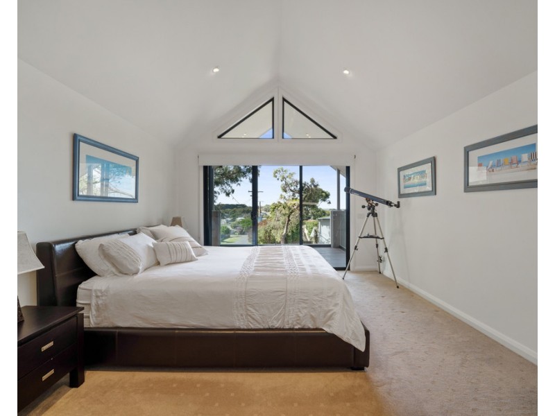 12 Hollywood Crescent, Smiths Beach VIC 3922