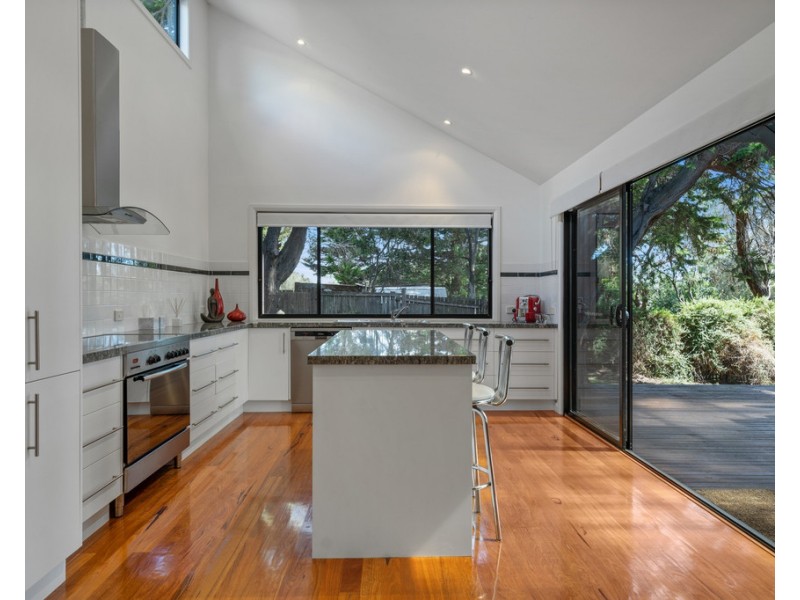 12 Hollywood Crescent, Smiths Beach VIC 3922