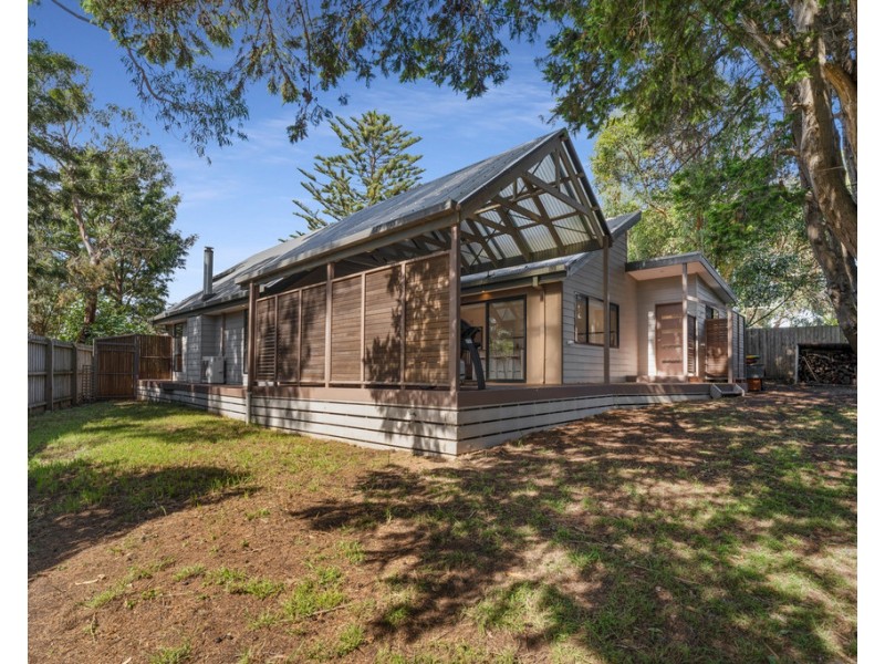 12 Hollywood Crescent, Smiths Beach VIC 3922