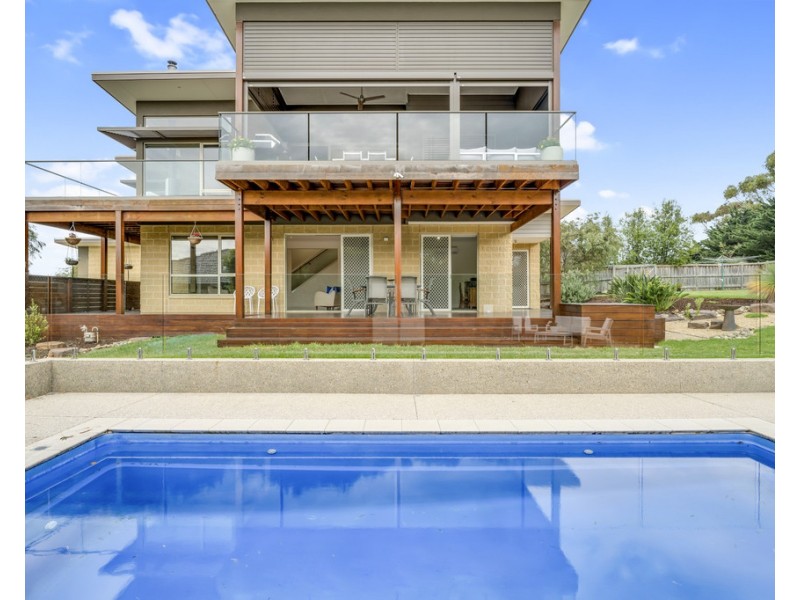 19 Water View Rise, Cowes VIC 3922