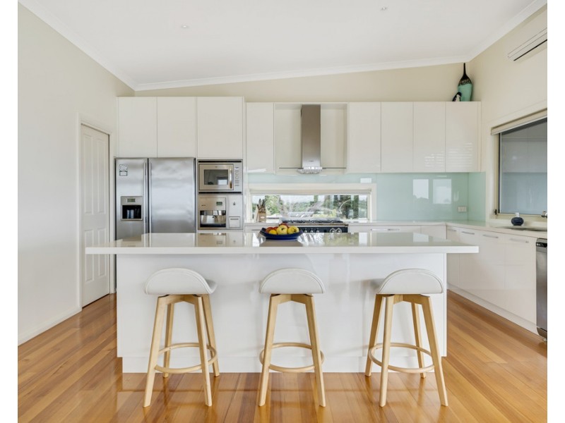 19 Water View Rise, Cowes VIC 3922