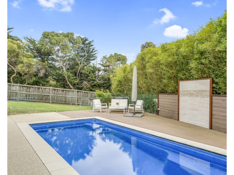 19 Water View Rise, Cowes VIC 3922
