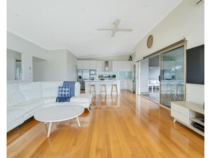 19 Water View Rise, Cowes VIC 3922