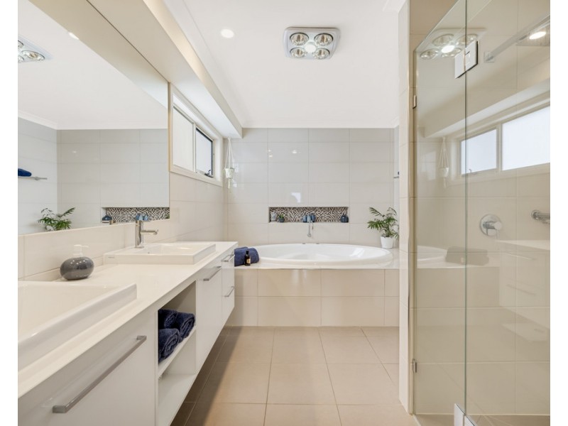 19 Water View Rise, Cowes VIC 3922