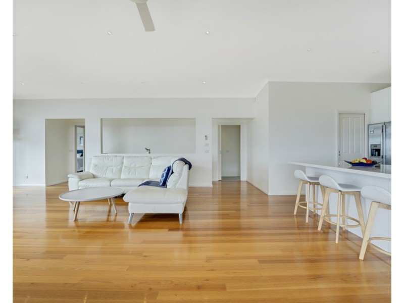 19 Water View Rise, Cowes VIC 3922