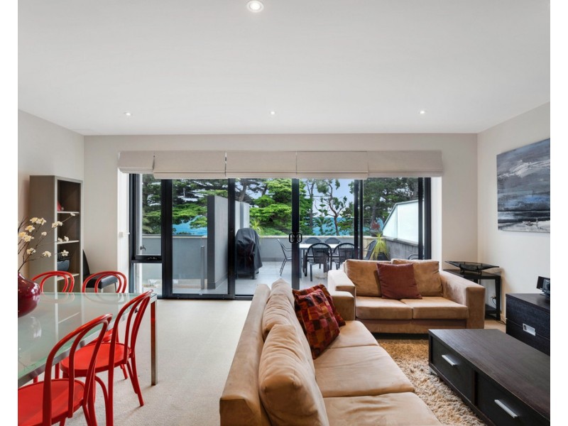 12/4 The Esplanade, Cowes VIC 3922