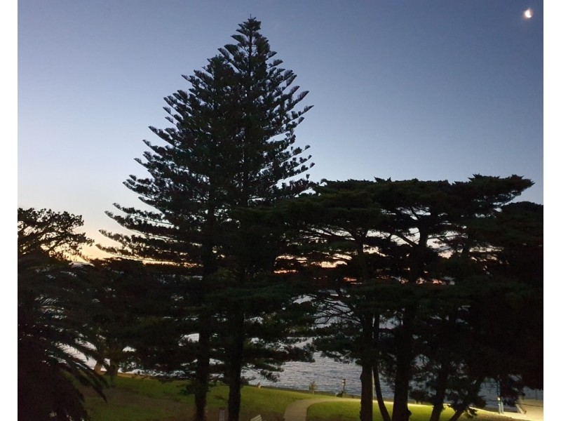 12/4 The Esplanade, Cowes VIC 3922