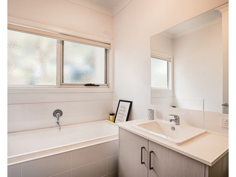 32 Teddy Bear Lane, Cowes VIC 3922