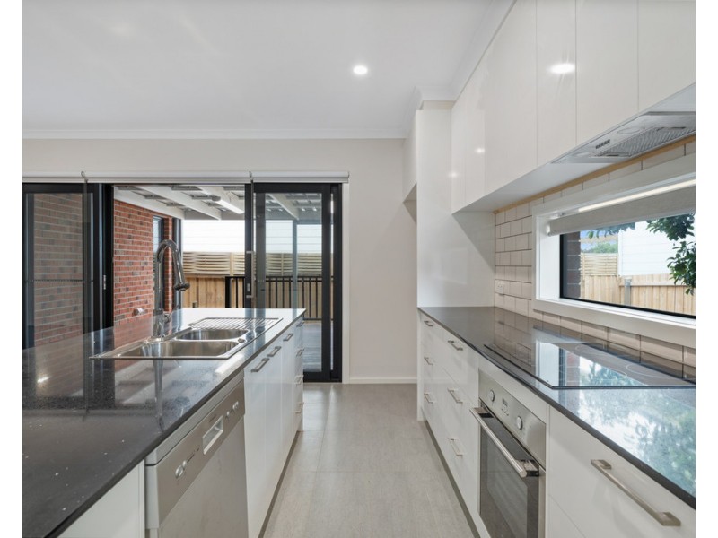 2/105 McKenzie Road, Cowes VIC 3922