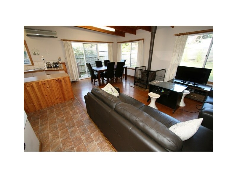 17 Outlook Drive, Cowes VIC 3922