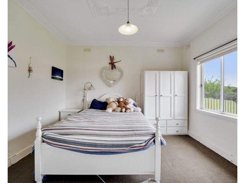 23 San Remo Crescent, Sunset Strip VIC 3922