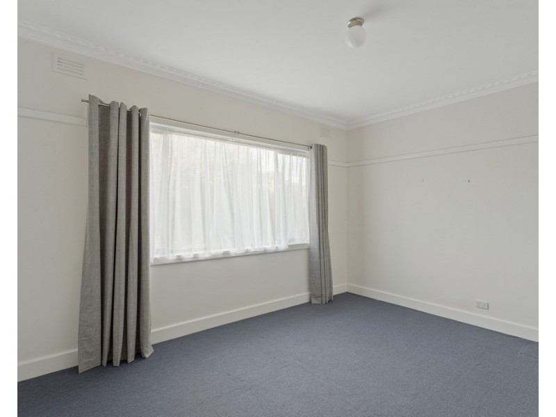 2 Pine Avenue, Cowes VIC 3922