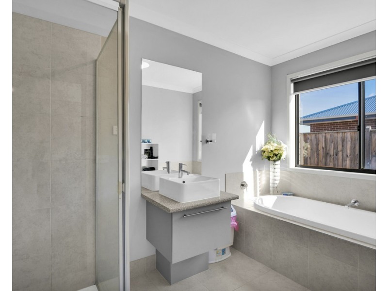 3 Waldorf Road, Cowes VIC 3922