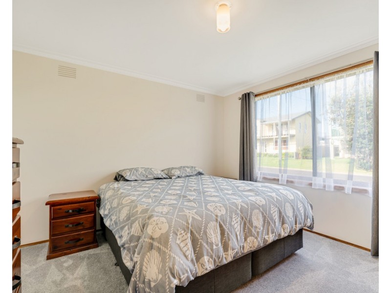 2/32 Parrakoola Way, Cowes VIC 3922