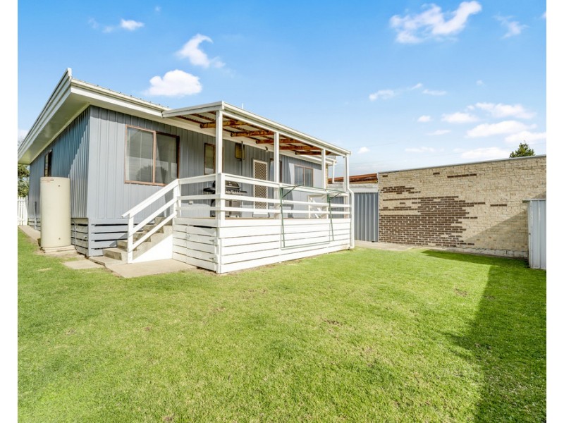 2/32 Parrakoola Way, Cowes VIC 3922