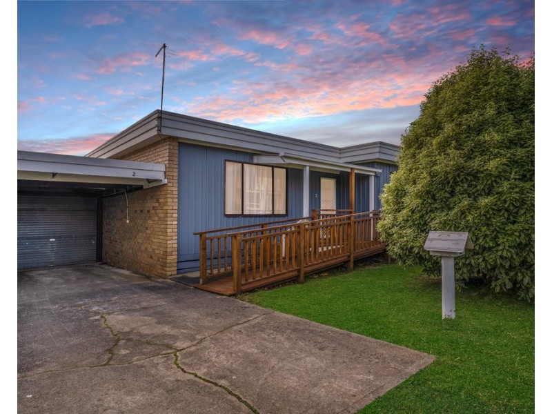 2/32 Parrakoola Way, Cowes VIC 3922
