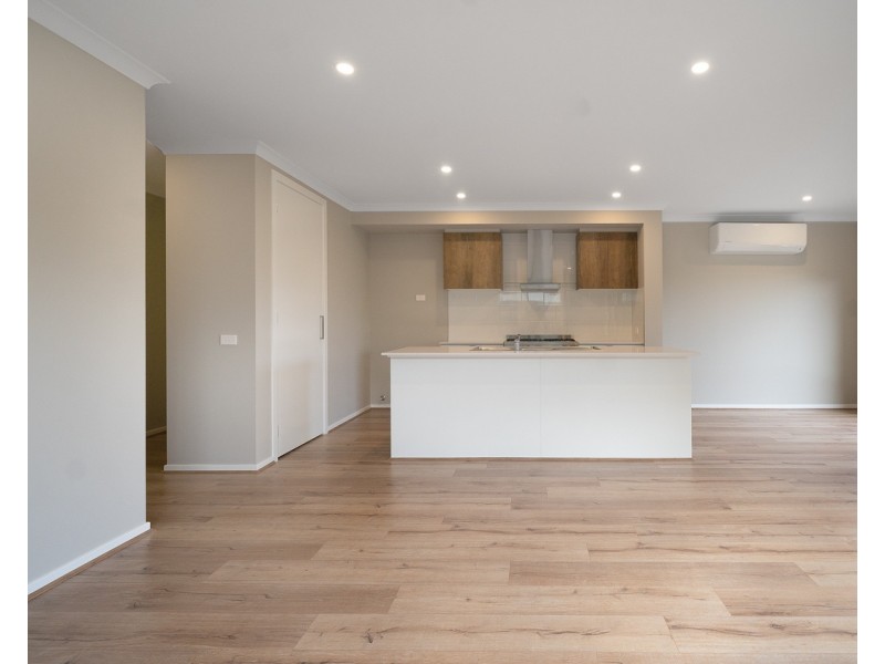 9B Malcalm Avenue, Surf Beach VIC 3922