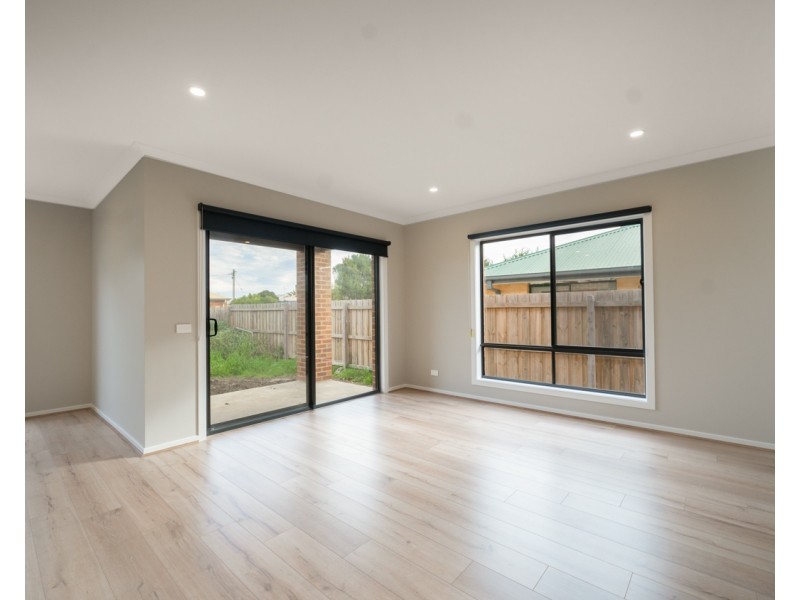 9B Malcalm Avenue, Surf Beach VIC 3922