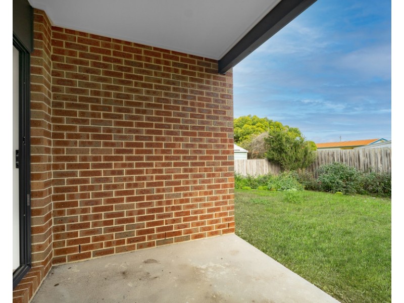 9B Malcalm Avenue, Surf Beach VIC 3922